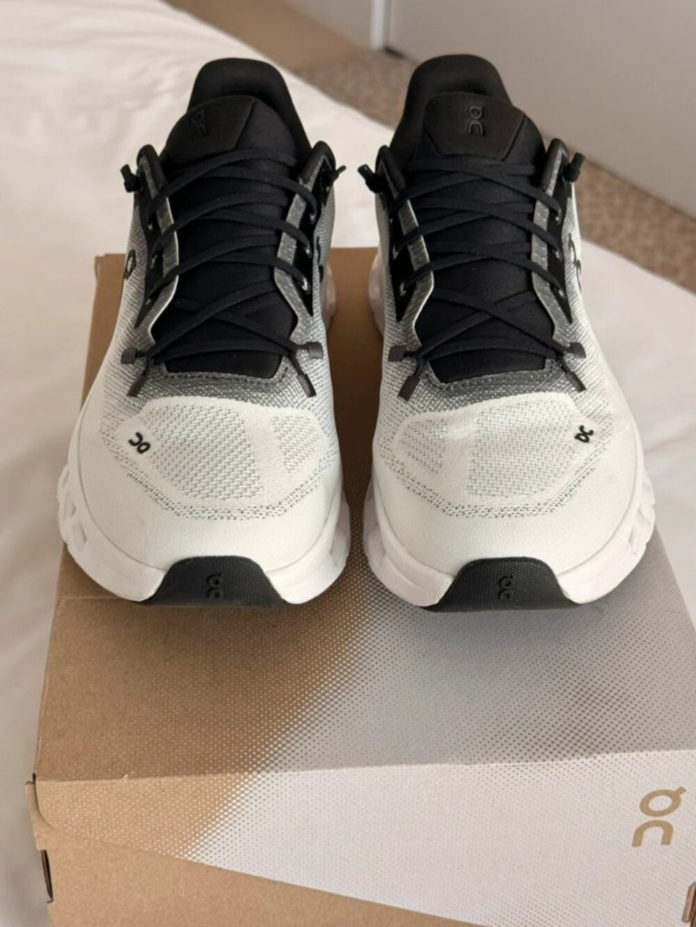 On Cloud Cloudtilt Black/White Men's Size US 9.5 - Picture 2 of 4
